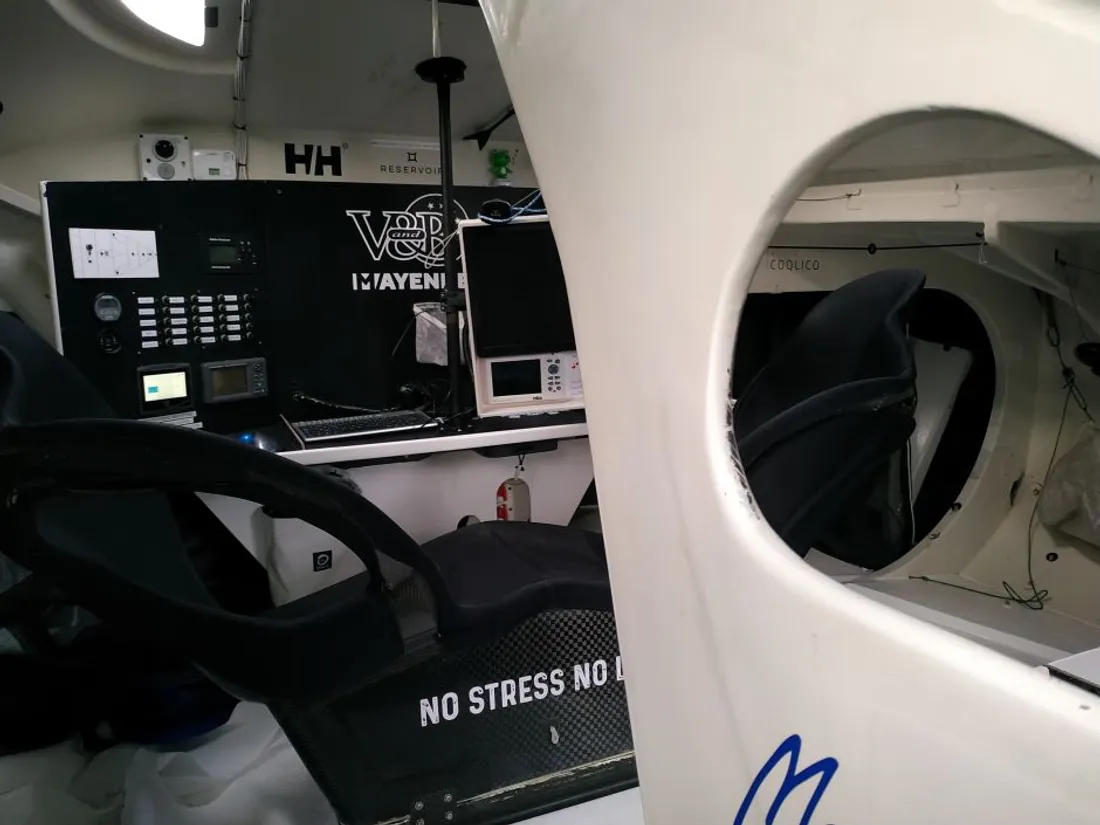 table à cartes V and B-Mayenne Laval_12 03 21_CJ